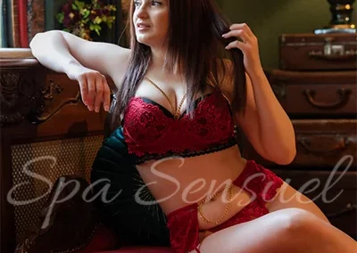 Erotische und Tantra-Paarmassage mit Lory – gemeinsames sinnliches Erlebnis für Paare im Spa Sensuel nahe Zürich