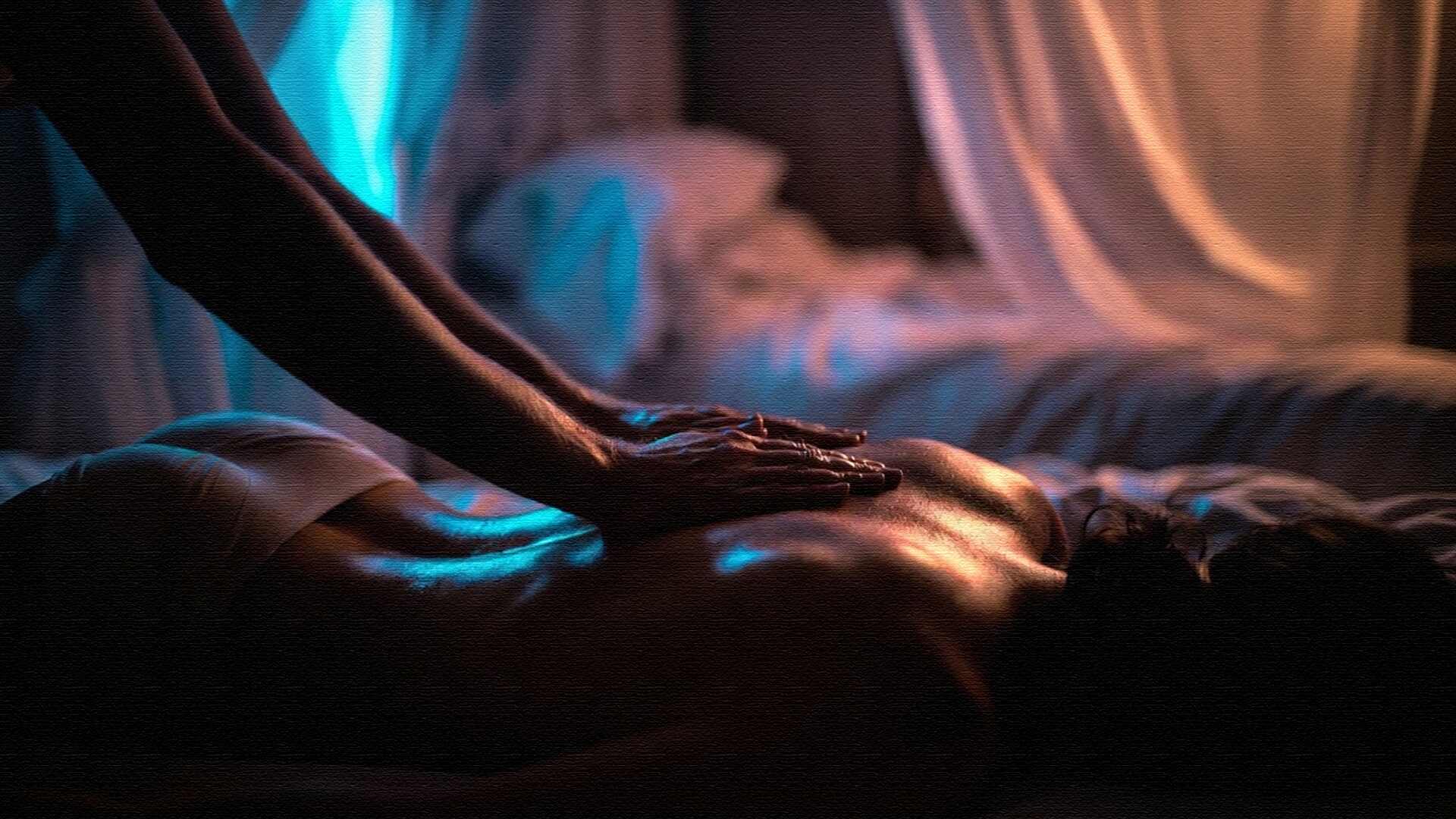 sinnliche massage atmosphäre im stilvollen spa ambiente